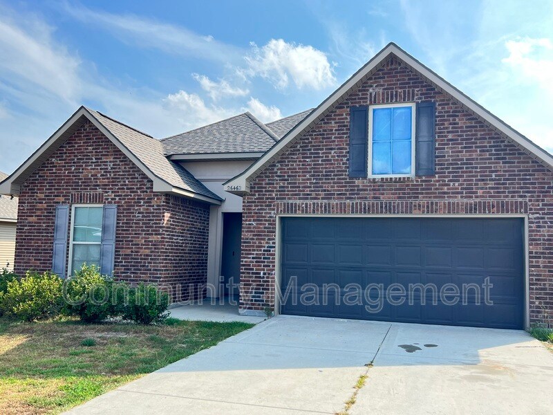 26462 Evangeline Trace Blvd in Denham Springs, LA - Building Photo