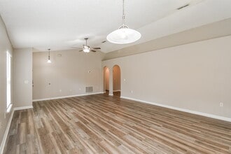 3608 Alec Dr in Middleburg, FL - Foto de edificio - Building Photo
