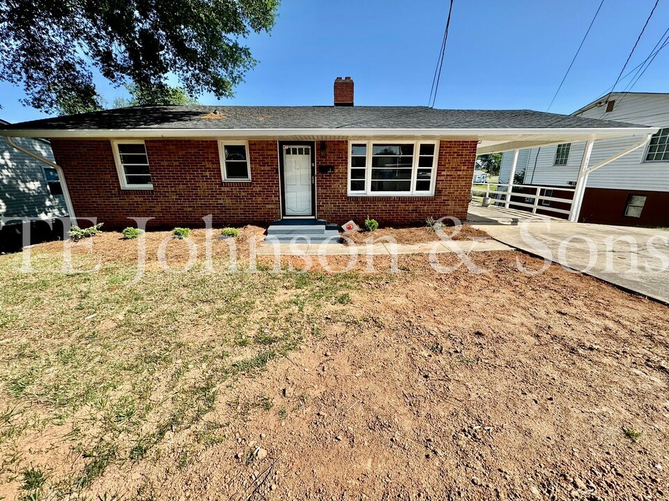 509 W Brookline St in Winston-Salem, NC - Building Photo