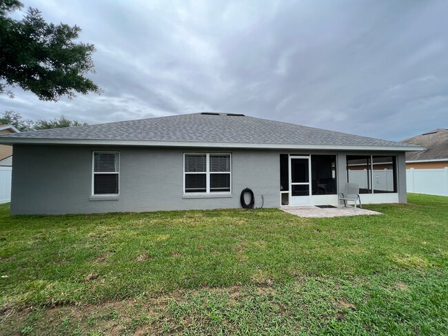 2504 Carmel Ln in Eustis, FL - Building Photo - Building Photo