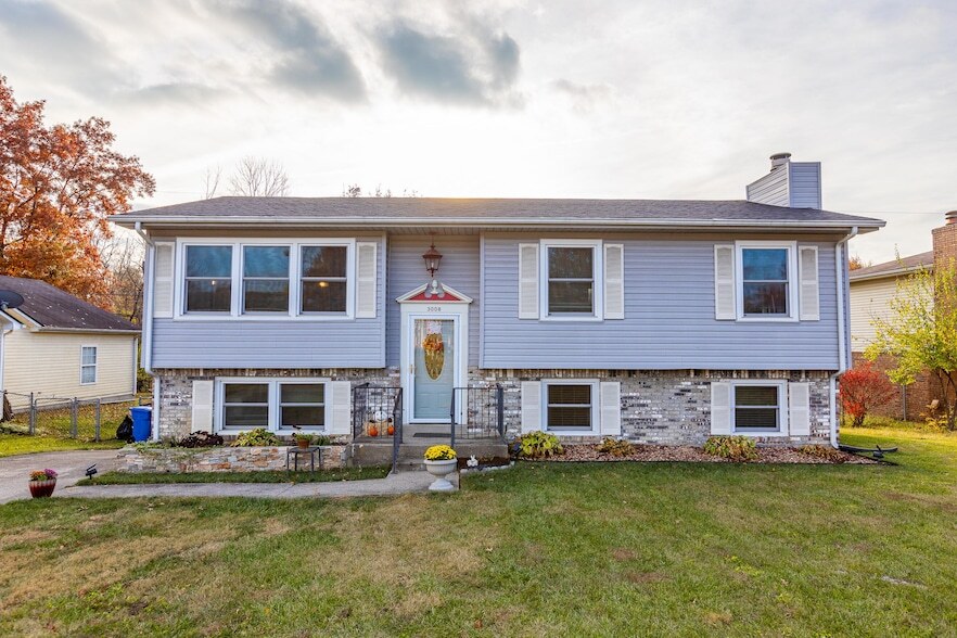 3008 Tuscaloosa Ln in Lexington, KY - Foto de edificio