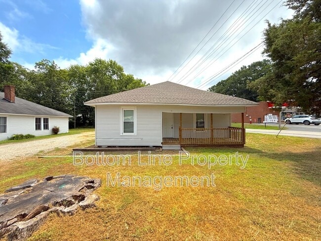 property at 863 Old Charlotte Rd SW