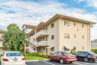 2855 Garden Dr in Lake Worth Beach, FL - Building Photo - Building Photo