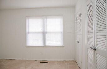 Buckingham Place in Norfolk, VA - Building Photo - Building Photo