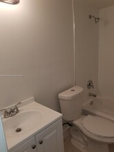 10847 NW 7th St, Unit 16 in Miami, FL - Building Photo - Building Photo