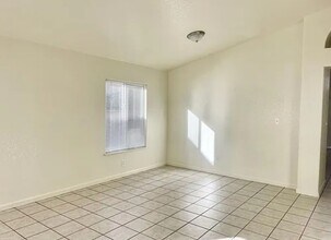 5012 Greenville Ct in Bakersfield, CA - Building Photo - Building Photo