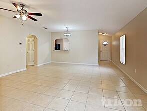 5555 Village Pond Cir in Jacksonville, FL - Building Photo - Building Photo