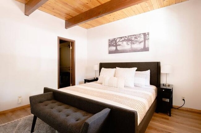 633 Barret Way in Big Bear City, CA - Foto de edificio - Building Photo