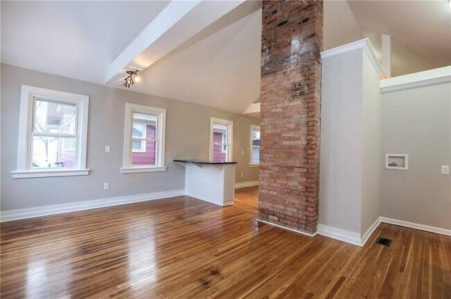 32 Rowley St in Rochester, NY - Building Photo - Building Photo