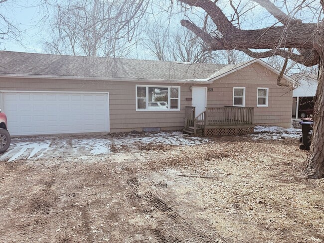 property at 732 E Culton St