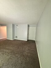 1590 Illinois Rd in Radcliff, KY - Building Photo - Building Photo