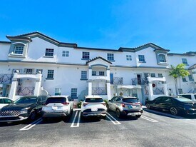 925 NW 82nd Ave in Miami, FL - Building Photo