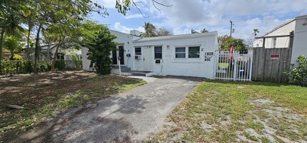 1820 Roosevelt St in Hollywood, FL - Building Photo - Building Photo