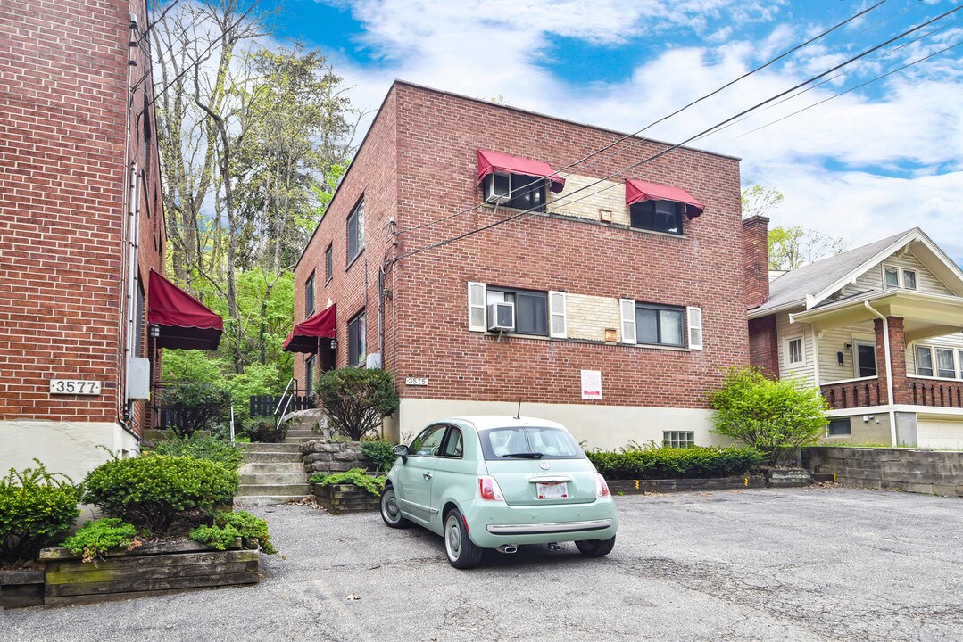 3575 Linwood Ave-Unit -3 in Cincinnati, OH - Building Photo
