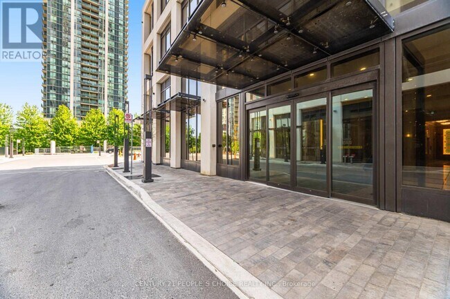 36-636 Elm Dr W in Mississauga, ON - Building Photo - Building Photo