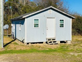 823 Meadow Dr in Myrtle Beach, SC - Building Photo