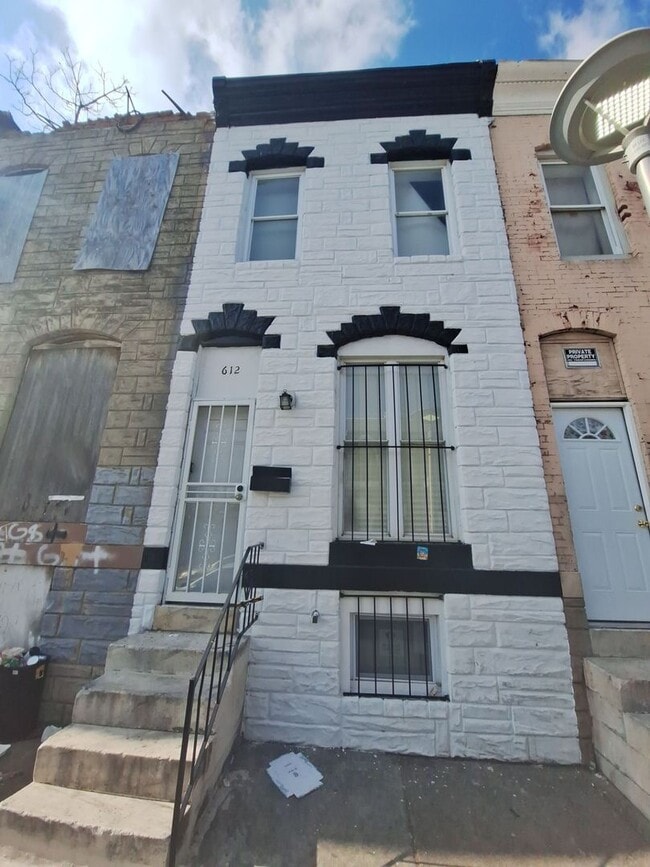 property at 612 N Glover St