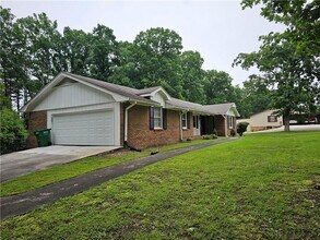 2030 Veracruz Dr SW in Snellville, GA - Building Photo - Building Photo