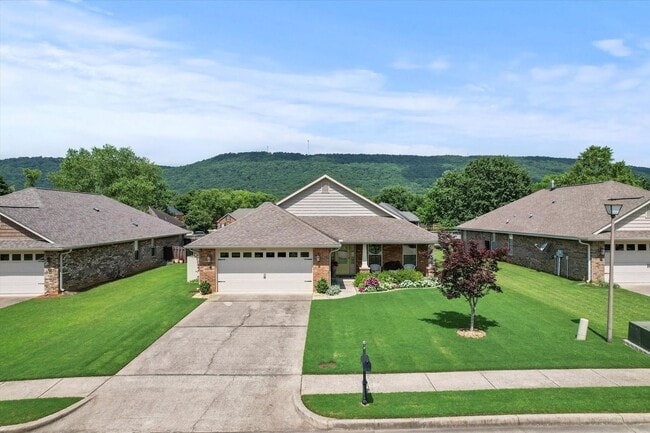 property at 7122 Pale Dawn Pl SE