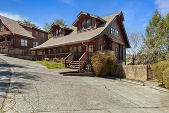 741 Golf View Blvd in Pigeon Forge, TN - Building Photo - Building Photo