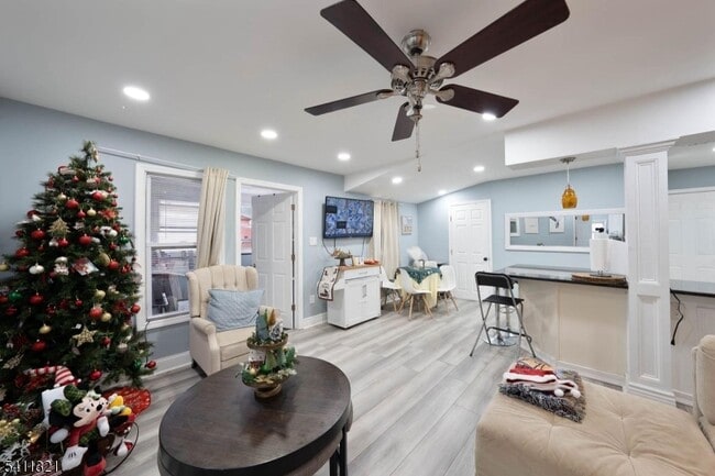 376 Elmora Ave in Elizabeth, NJ - Building Photo - Building Photo