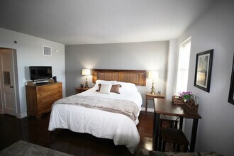 1205 Saint Charles Ave, Unit 612 in New Orleans, LA - Foto de edificio - Building Photo