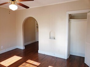 5900 Oram St, Unit 8 in Dallas, TX - Foto de edificio - Building Photo