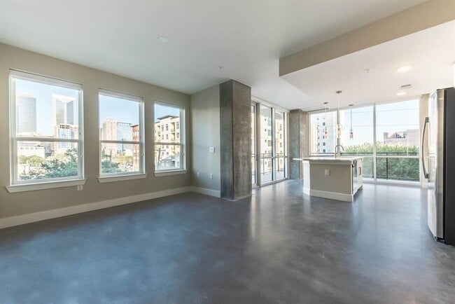 property at 1825 N San Jacinto St