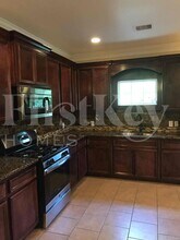 4911 Hull St in Houston, TX - Building Photo - Building Photo