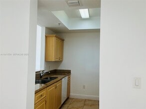 3590 Coral Way, Unit 908 in Miami, FL - Building Photo - Building Photo