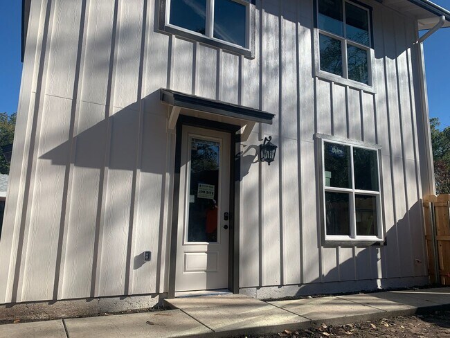 149 W 21st St in Chico, CA - Building Photo - Building Photo