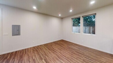 4023 SE Gladstone St in Portland, OR - Building Photo - Building Photo