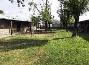 Well Stabilized 4 plex really good condition in Phoenix, AZ - Building Photo - Building Photo