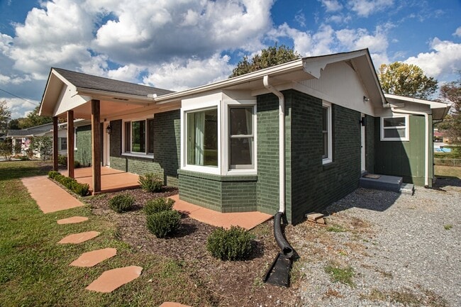 328 Margo Ln, Unit 748209 in McMinnville, TN - Building Photo - Building Photo