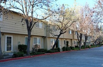 Marinwood Apartments in Hayward, CA - Building Photo - Building Photo