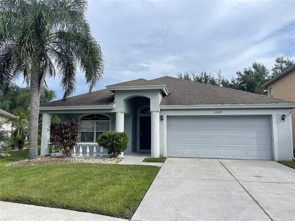 3009 Sunwatch Dr in Wesley Chapel, FL - Building Photo
