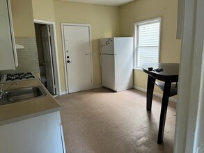 318 Danforth Ave in Jersey City, NJ - Building Photo - Building Photo