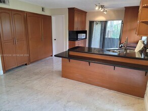 6 Wimbledon Lakes Dr in Plantation, FL - Building Photo - Building Photo