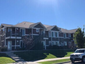 5625 Saxon Way in Bozeman, MT - Building Photo - Building Photo