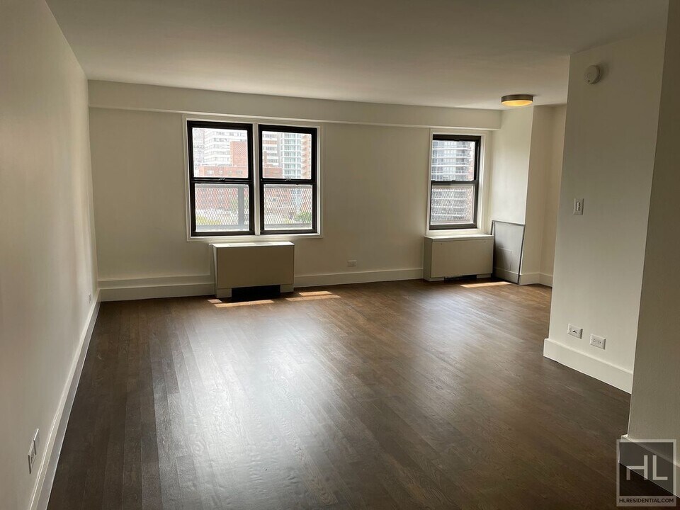 EAST 63 STREET in New York, NY - Building Photo