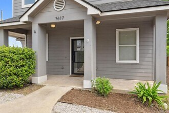7617 Carver Ave in Austin, TX - Building Photo - Building Photo