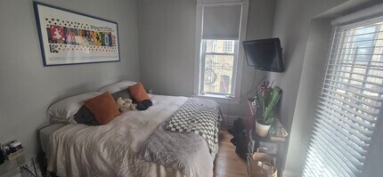 2015 W Saint Paul Ave, Unit 2 in Chicago, IL - Foto de edificio - Building Photo