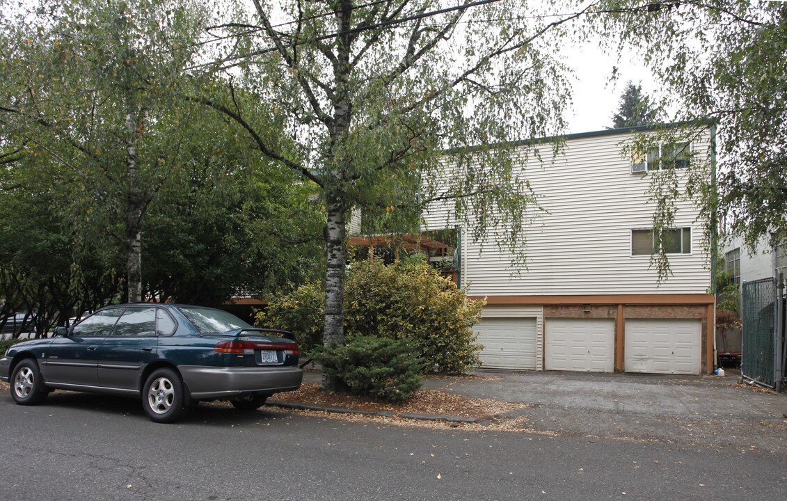 1237 SE Linn St in Portland, OR - Foto de edificio