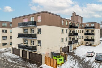 3894 Bathurst St in Toronto, ON - Building Photo - Building Photo