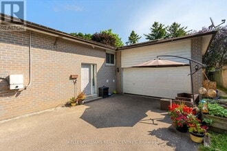 373 Borden Ave in Newmarket, ON - Building Photo - Building Photo