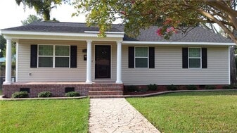 1100 E 14th St in Lumberton, NC - Building Photo