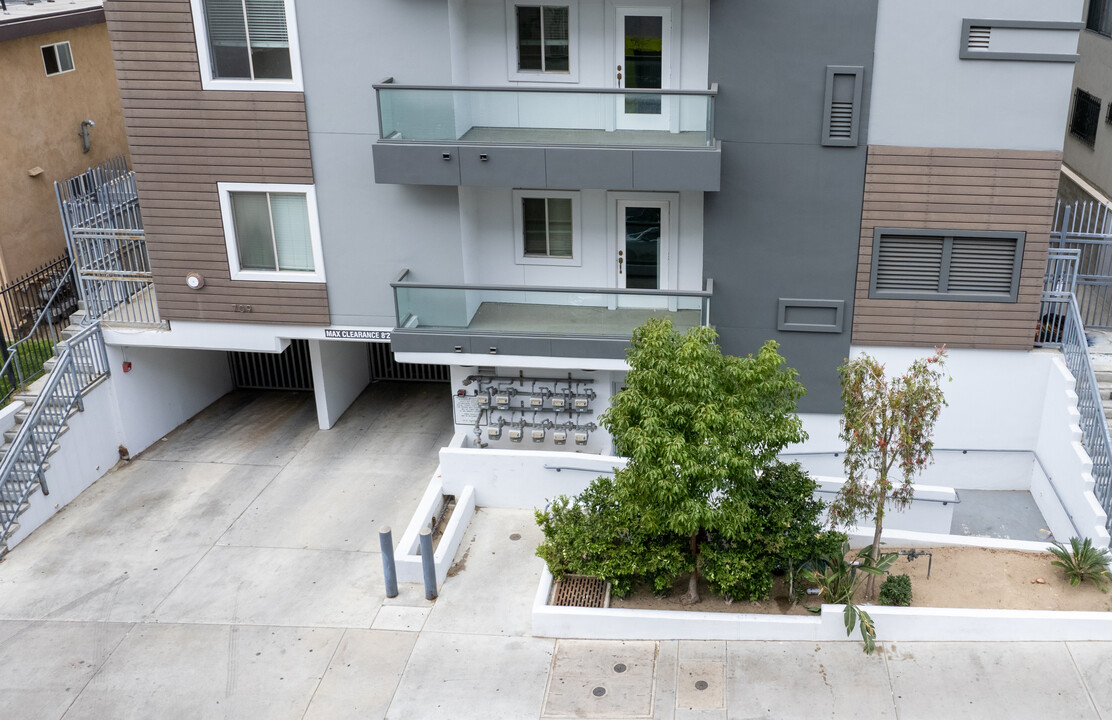 709 South Manhattan Place in Los Angeles, CA - Foto de edificio