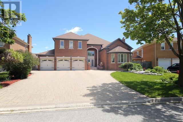 7 Elderwood Dr in Richmond Hill, ON - Building Photo