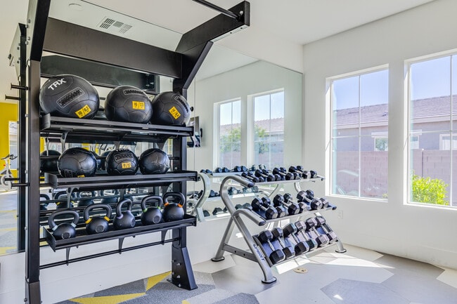 The Farmhouse on Estrella in Goodyear, AZ - Foto de edificio - Interior Photo
