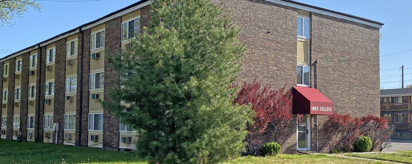 Saluki Apartments in Carbondale, IL - Building Photo